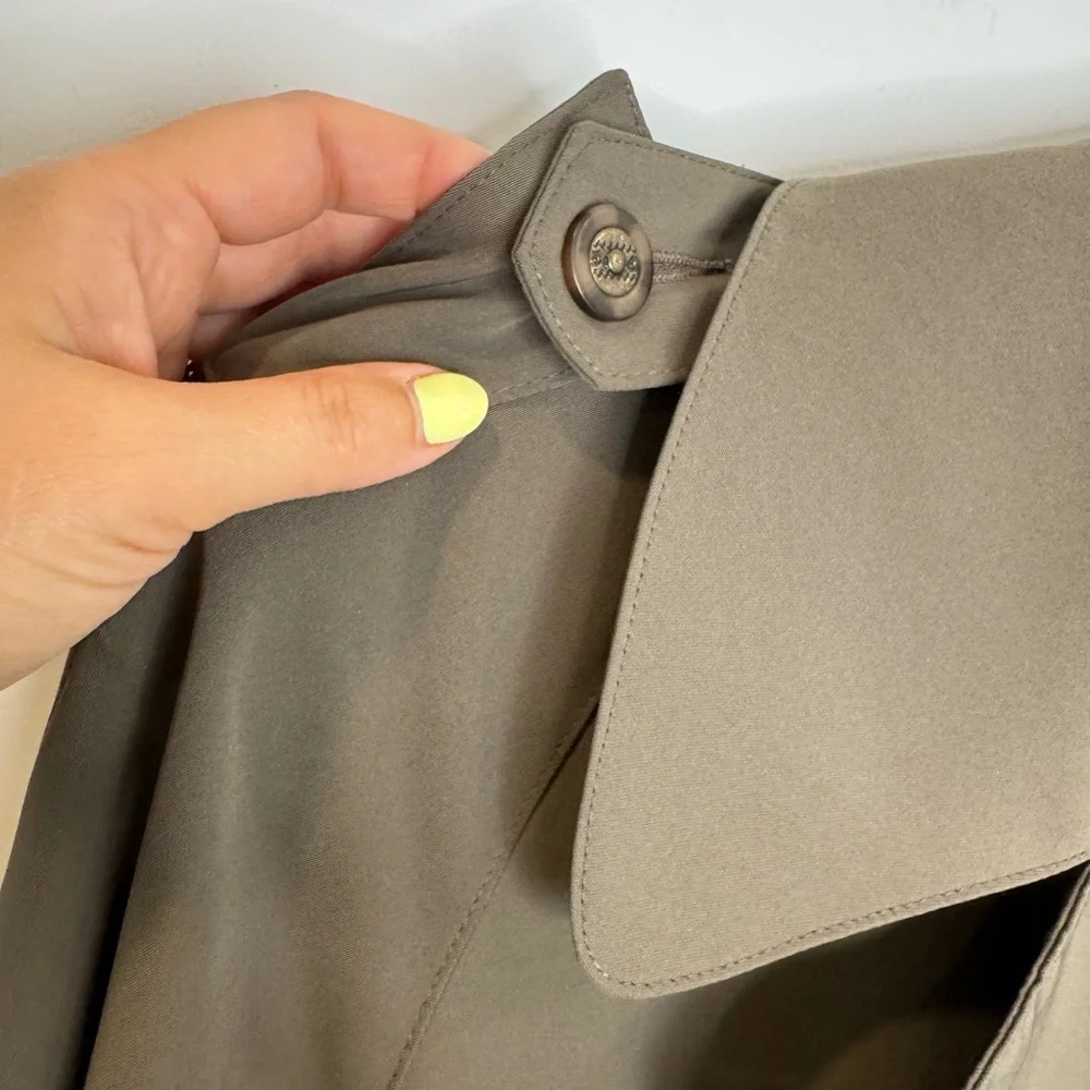 Timeless Gray Vintage Trench Coat with Cinched chain Waist double breasted - Picture 8 of 11